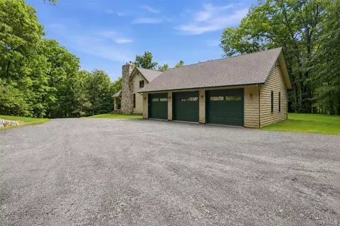 Exterior - 68 Bowen Rd, Warwick, NY 10990 photo 2 of 12