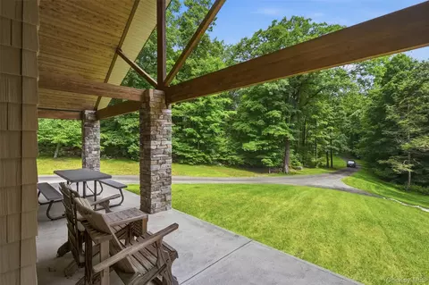 Exterior - 68 Bowen Rd, Warwick, NY 10990 photo 4 of 12