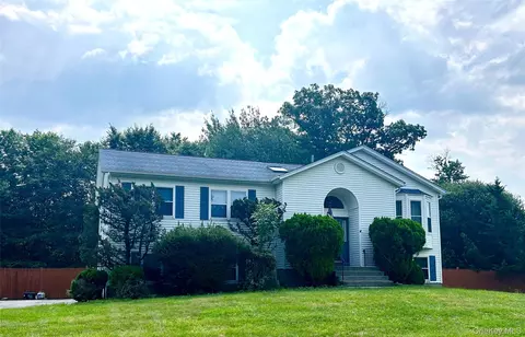 3 Aron Ct, Ramapo, NY 10977