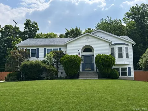3 Aron Ct, Ramapo, NY 10977