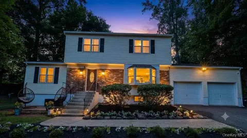 499 Orangeburg Rd, Orangetown, NY 10965