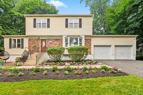 499 Orangeburg Rd, Orangetown, NY 10965