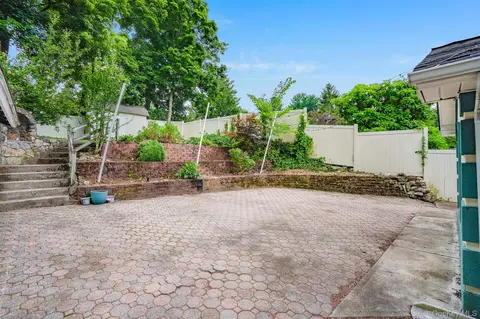 Exterior - 211 Pomeroy St, Peekskill, NY 10566 photo 5 of 8