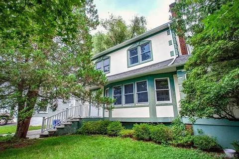 Exterior - 211 Pomeroy St, Peekskill, NY 10566 photo 2 of 8