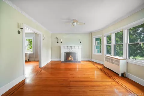 Living - 211 Pomeroy St, Peekskill, NY 10566 photo 3 of 4