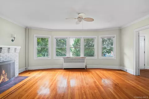 Living - 211 Pomeroy St, Peekskill, NY 10566 photo 2 of 4