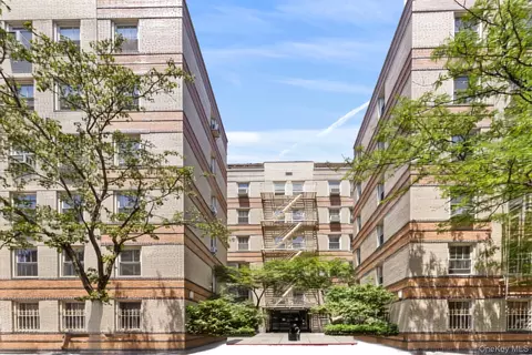75 Bank St #1B, New York, NY 10014