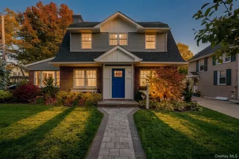 78 Ontario Rd, North Hempstead, NY 11001
