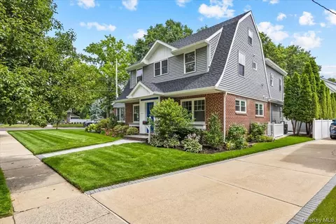 78 Ontario Rd, North Hempstead, NY 11001