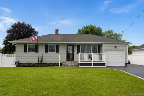 46 Andrea Ln, West Sayville, NY 11796