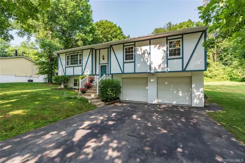 Exterior - 24 S Gate Dr, Poughkeepsie, NY 12601 photo 10 of 10