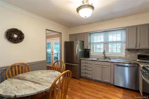 Kitchen - 24 S Gate Dr, Poughkeepsie, NY 12601 photo 4 of 5