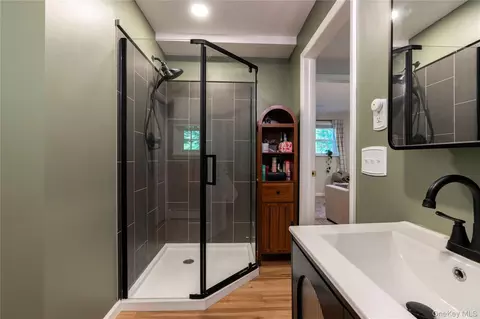 Bath - 24 S Gate Dr, Poughkeepsie, NY 12601 photo 3 of 3