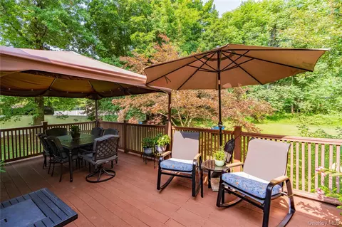 Exterior - 24 S Gate Dr, Poughkeepsie, NY 12601 photo 5 of 10