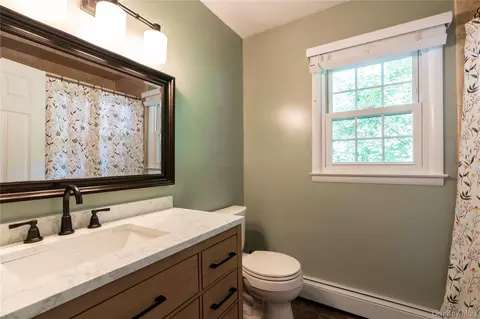 Bath - 24 S Gate Dr, Poughkeepsie, NY 12601 photo 1 of 3