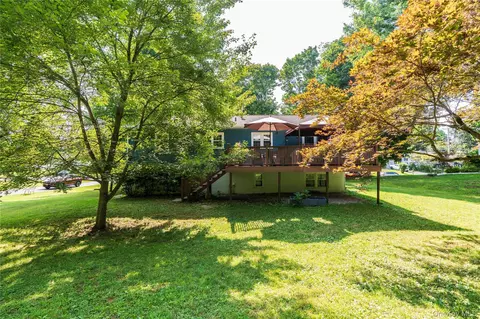 Exterior - 24 S Gate Dr, Poughkeepsie, NY 12601 photo 6 of 10
