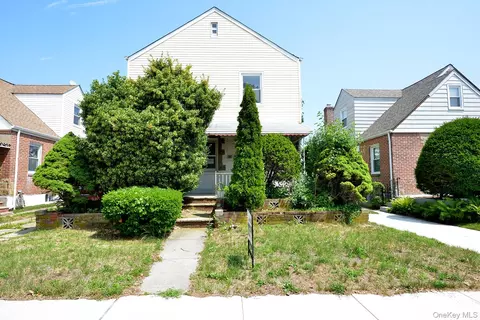 12007 225th St, New York, NY 11411