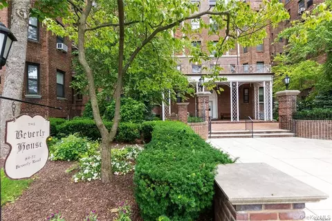 84-51 Beverly Rd #6R, New York, NY 11415