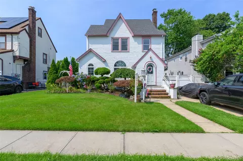 270 Bedell Ter, West Hempstead, NY 11552