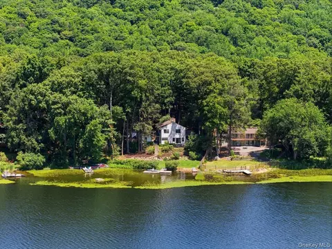 56 Twin Lakes Rd, Lewisboro, NY 10590