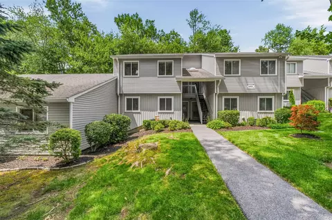 149 Flintlock Way #E, Yorktown, NY 10598