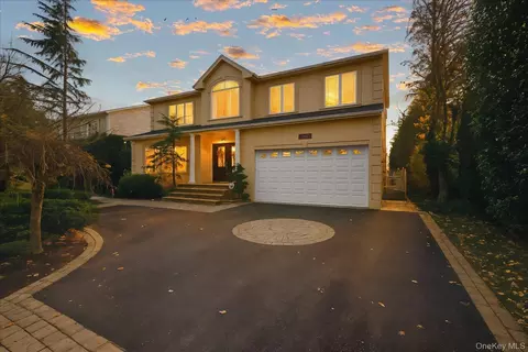 3056 Valentine Pl, Wantagh, NY 11793