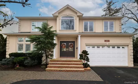 3056 Valentine Pl, Wantagh, NY 11793