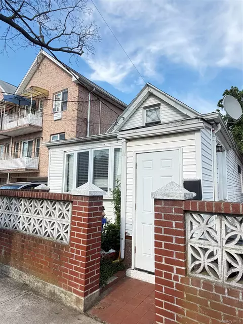 4635 161st St, Flushing, NY 11358