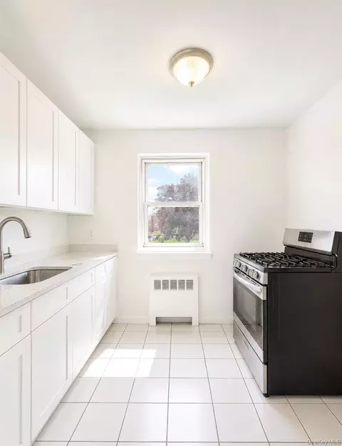 14745 69 Rd #B, Flushing, NY 11367 photo 4