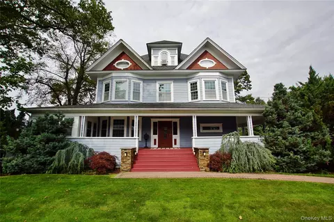 278 S Long Beach Ave, Freeport, NY 11520