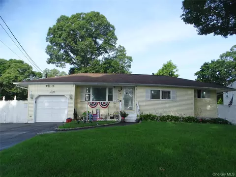 22 Newtown Ave, Selden, NY 11784