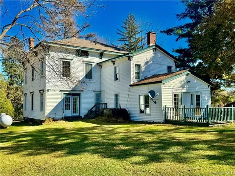 255 Howells Rd, Wallkill, NY 10940