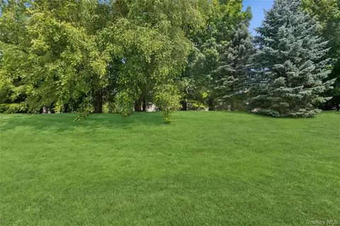Exterior - 415 Vassar Pl, Fishkill, NY 12524 photo 5 of 8