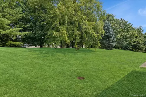 Exterior - 415 Vassar Pl, Fishkill, NY 12524 photo 4 of 8