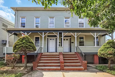 22-1214 126th St, College Point, NY 11356