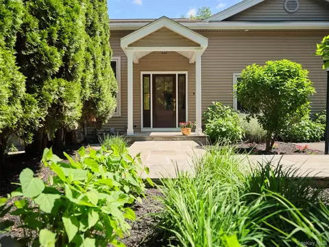 139 Jeffrey Ln, Hurley, NY 12443