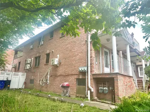 12401 7th Ave, College Point, NY 11356