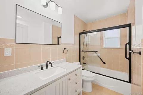 Bath - 2811 Clearview Expy, New York, NY 11360 photo 1 of 3