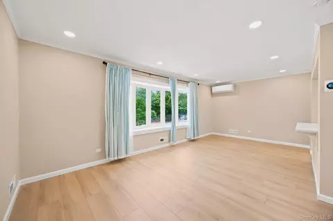 Living - 2811 Clearview Expy, New York, NY 11360 photo 3 of 5