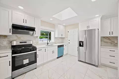 Kitchen - 2811 Clearview Expy, New York, NY 11360 photo 1 of 2