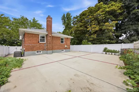 Exterior - 2811 Clearview Expy, New York, NY 11360 photo 5 of 5