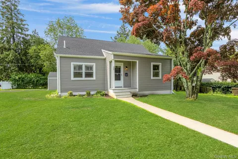 28 Quaspeak Rd, Clarkstown, NY 10920