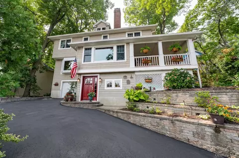 5 Harborview Ln, Huntington, NY 11743