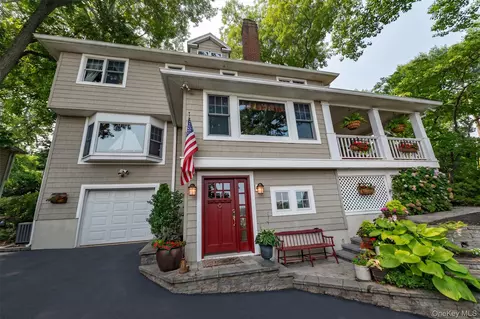 5 Harborview Ln, Huntington, NY 11743