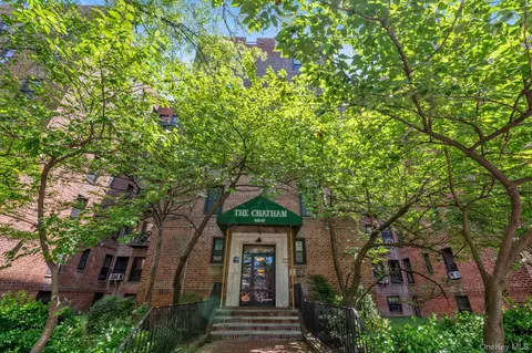 140-18 Burden Cres #305, Jamaica, NY 11435