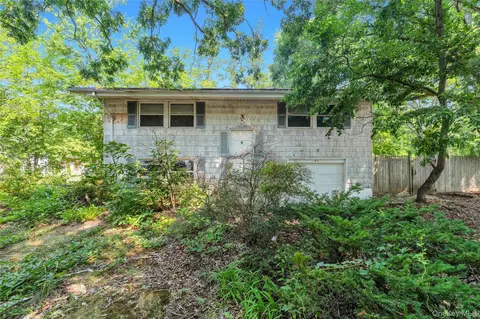 41 Arrowhead Ln, Setauket, NY 11733