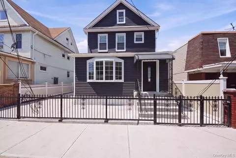 150-29 Yates Rd, Jamaica, NY 11433