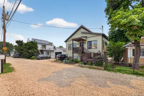 6 Howard Rd, Bayville, NY 11709