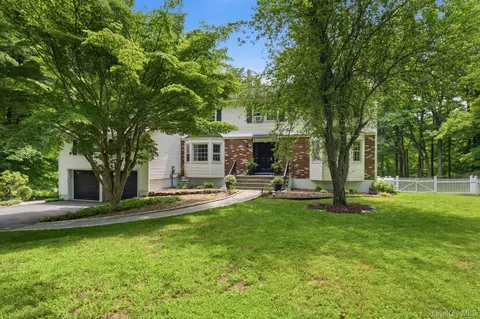 4 Southwind Dr, Lewisboro, NY 10518