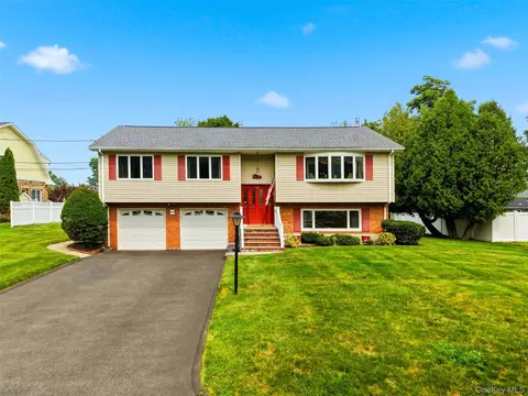 32 Van Zandt Dr, Orangetown, NY 10965